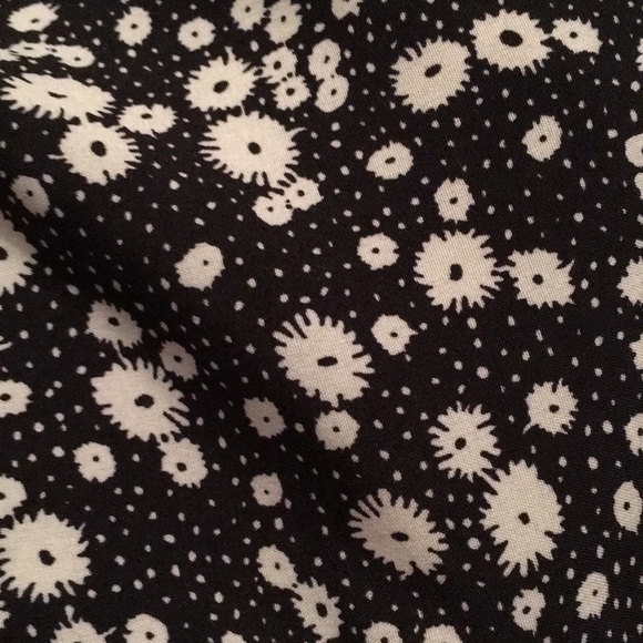 Black and white floral fit and flare dress - Picture 4 of 6